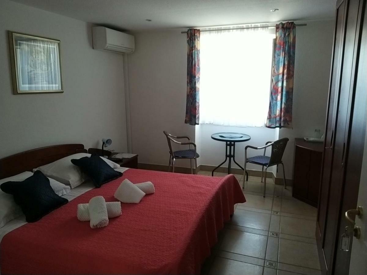 Riva Rooms Бол Екстериор снимка