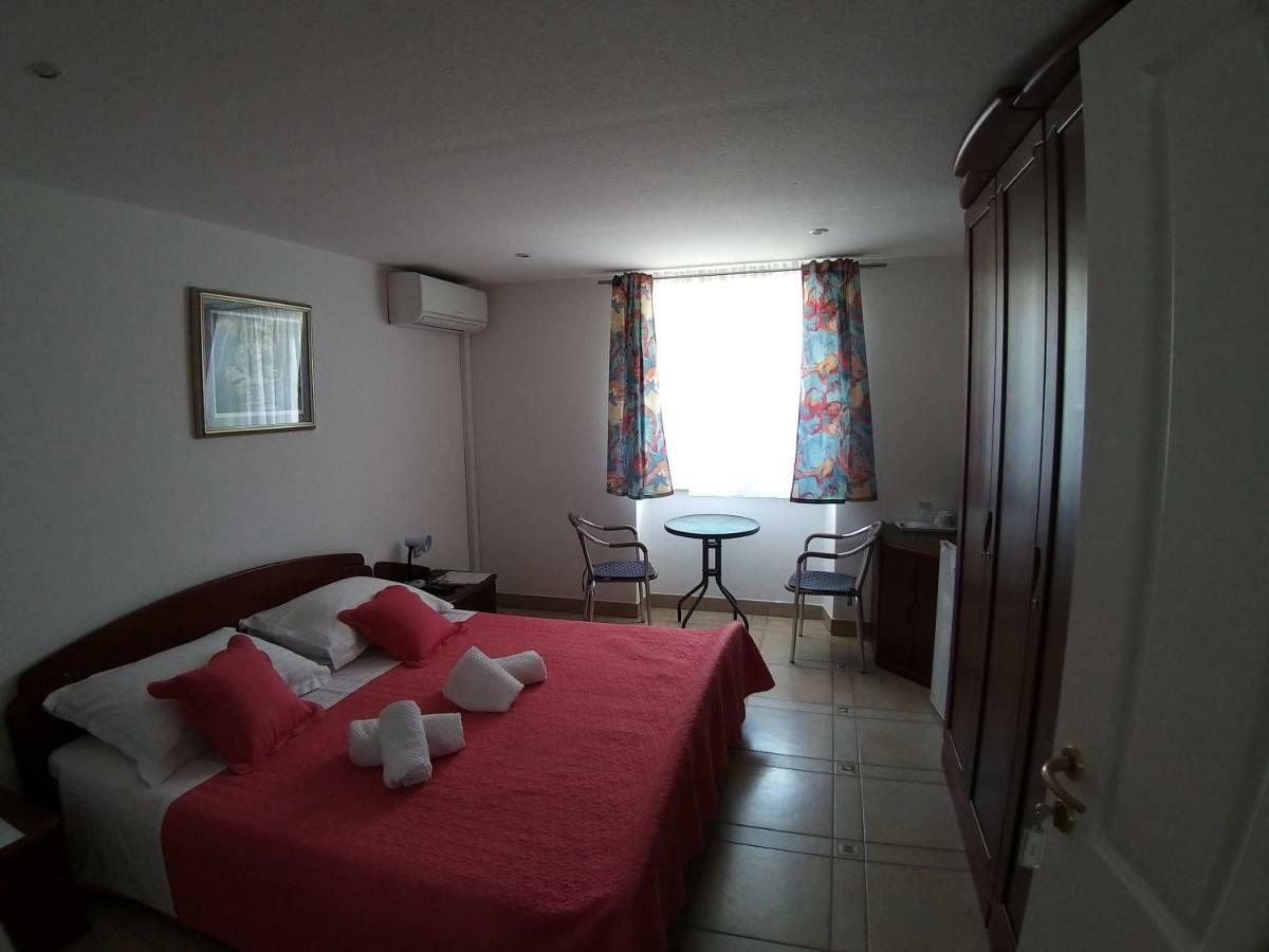Riva Rooms Бол Екстериор снимка