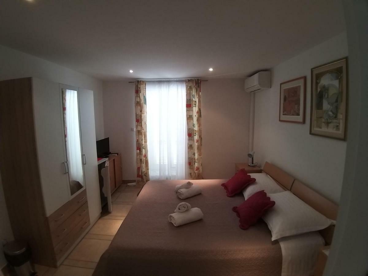 Riva Rooms Бол Екстериор снимка